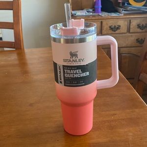 Stanley Quencher 40oz cup